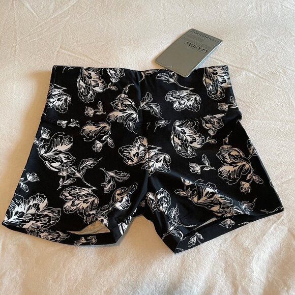 Lorna Jane Shorts - Picture 2 of 4